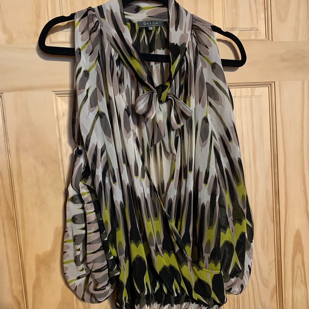 Beautiful Gracia open shoulder top